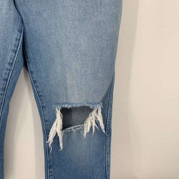 Good American curve cropped straight leg jeans distressed knee fraying 31 12 - Picture 3 of 7